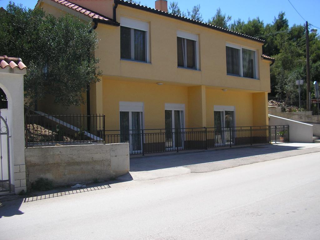 Apartments Viki Trogir Exterior foto