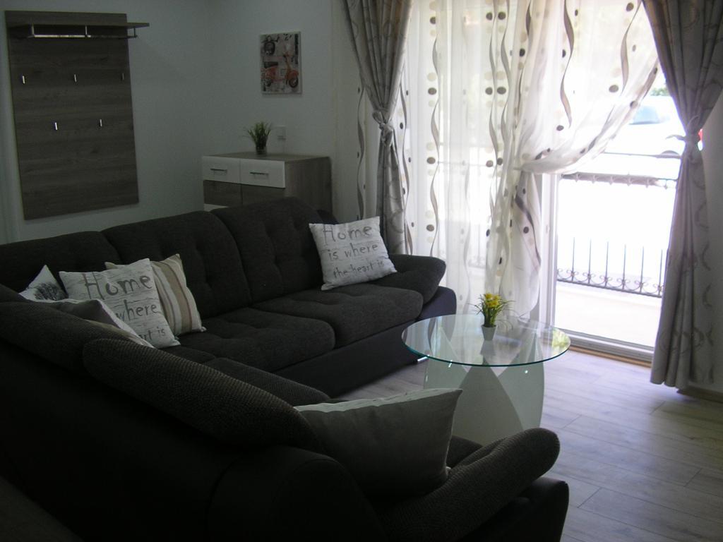 Apartments Viki Trogir Exterior foto